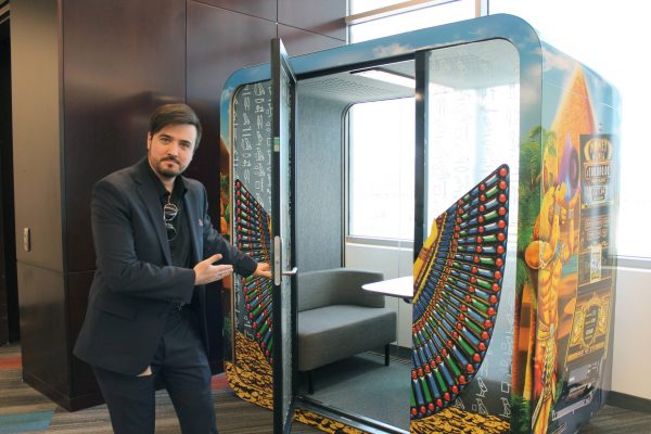 IGTLV 022322 019 Privacy Booth